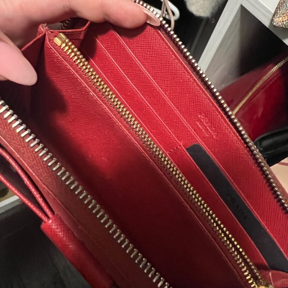 Prada wallet - Picture 4 of 4